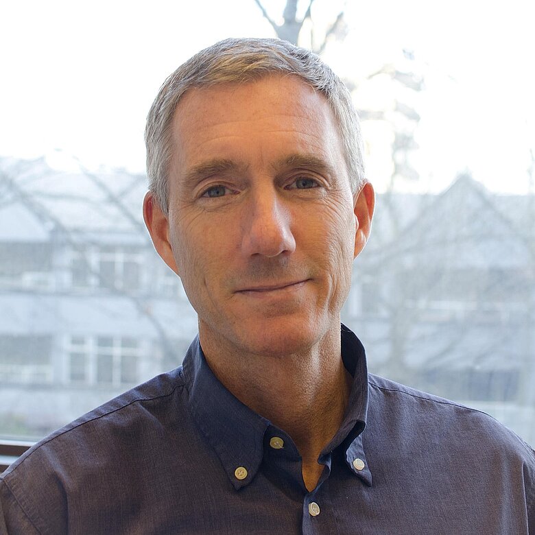 Portrait Ian Mackenzie